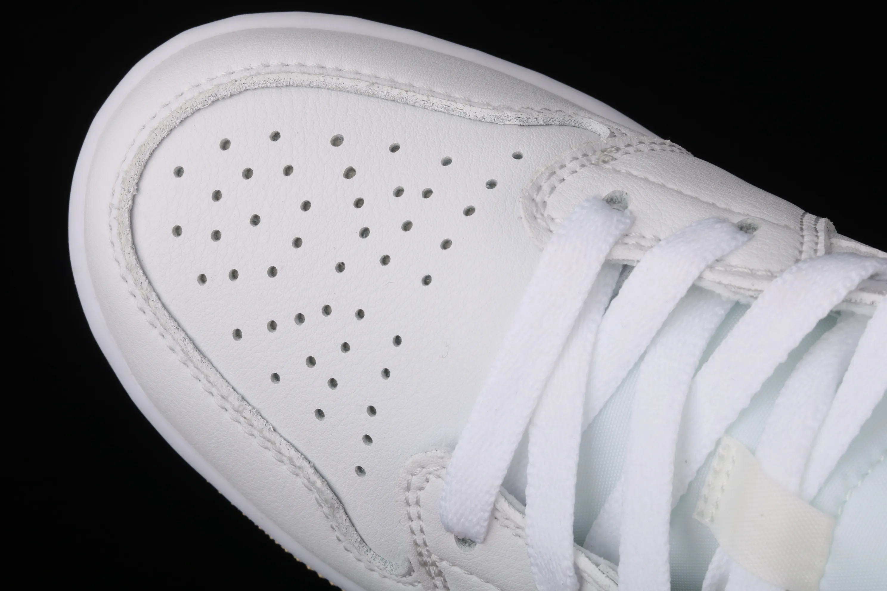 All categories Air Jordan Jordan series basketball shoes Air Jordan 1 Mid Air Jordan 1 Mid GS AJ1 Joe 1 Ice Cream Zhongbang Basketball Shoes DD1666-100